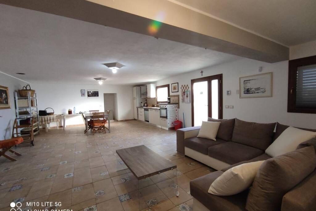 Casa Relax in periferia con ingresso e parcheggio privato. Appartamento Zimmardo Esterno foto